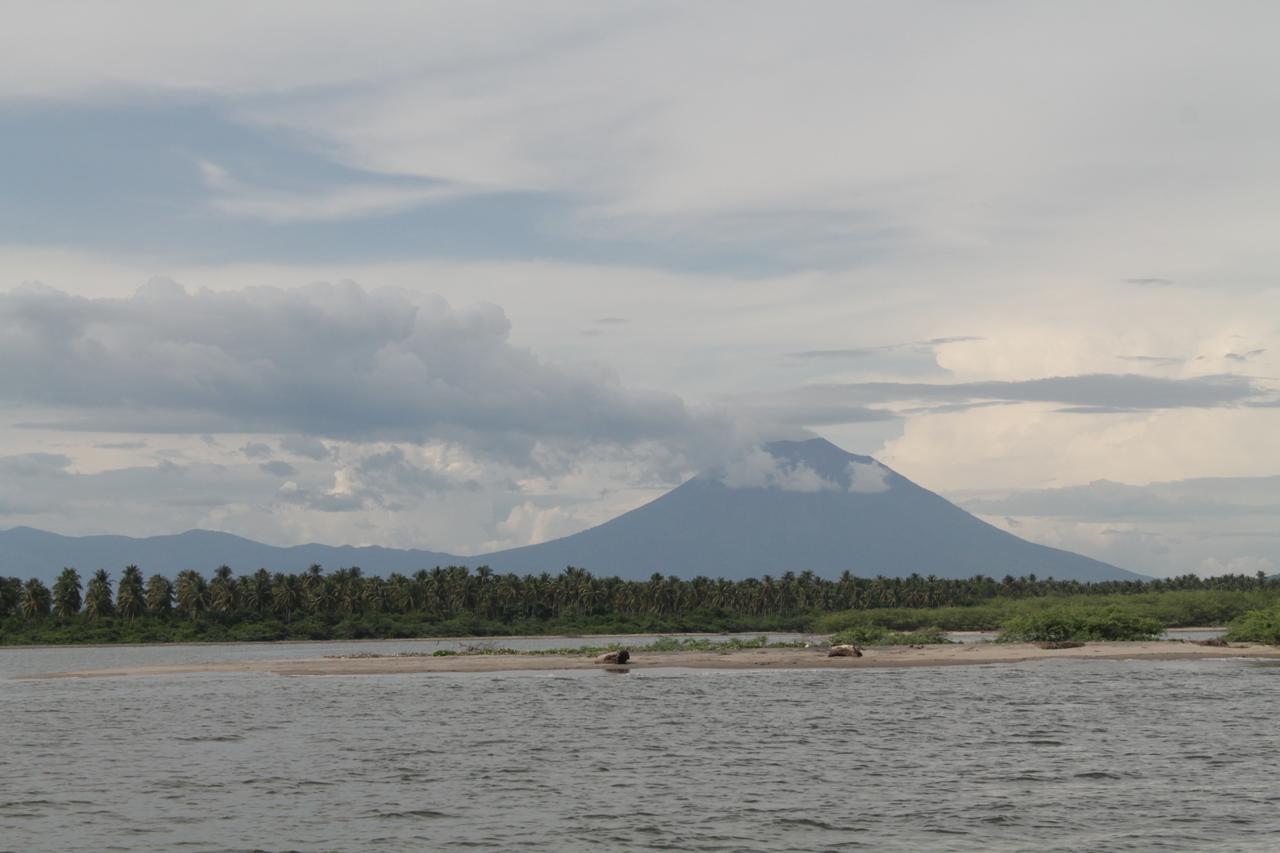 波多巴利亚斯山林小屋 Bahia de Jiquilisco 外观 照片